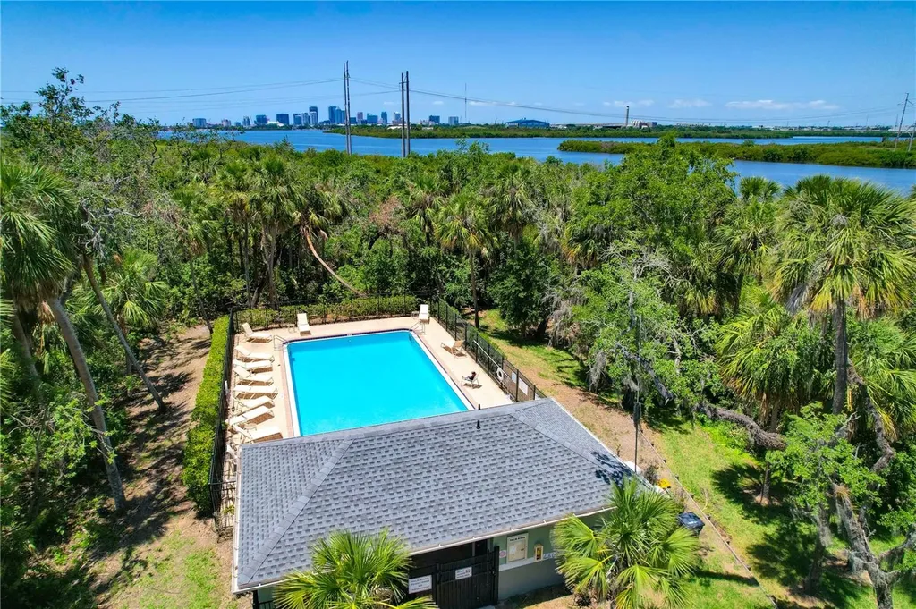 842 Tennyson Mill Circle Tampa FL 33619