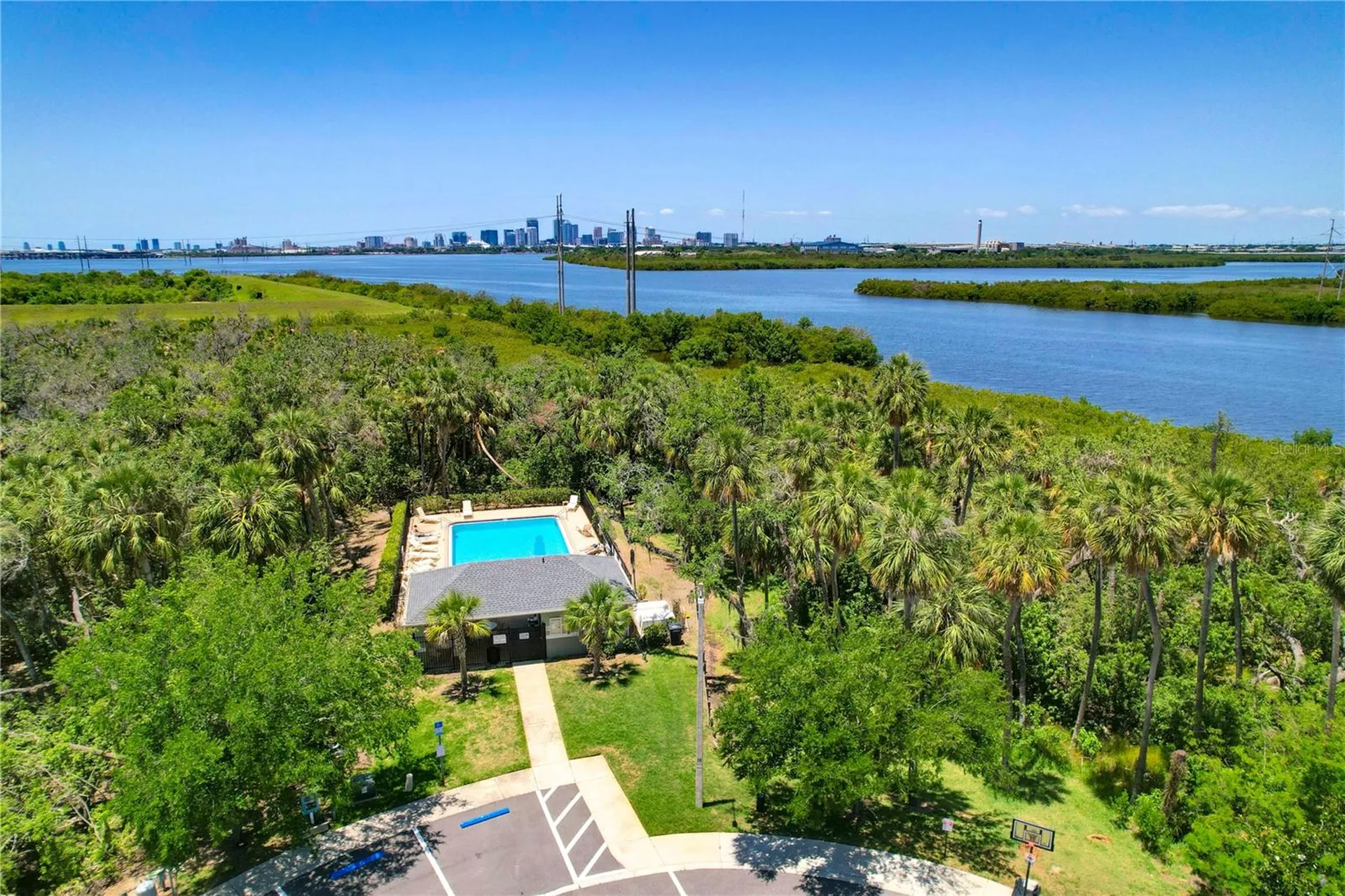 842 Tennyson Mill Circle Tampa FL 33619