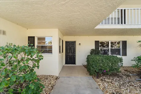 7860 Palm Aire Lane Sarasota FL 34243