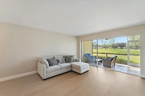 7860 Palm Aire Lane Sarasota FL 34243