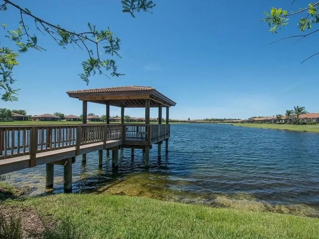 348 Cedar Falls Drive Apollo Beach FL 33572
