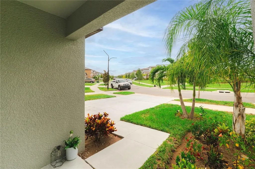 9448 Lemon Drop Loop Ruskin FL 33573