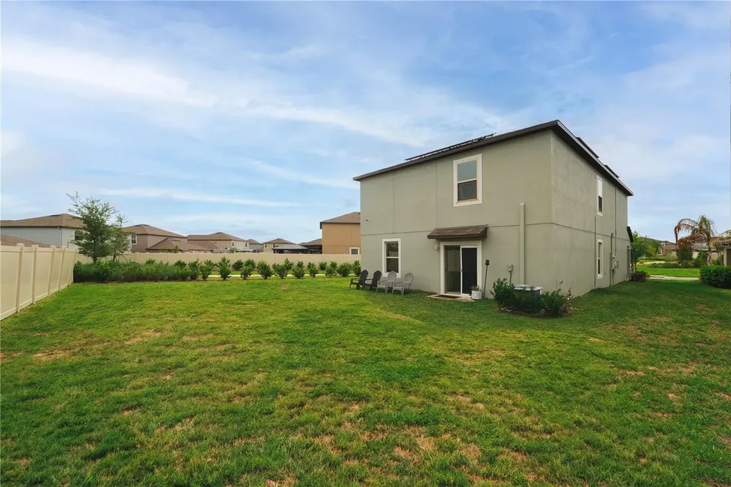 9448 Lemon Drop Loop Ruskin FL 33573