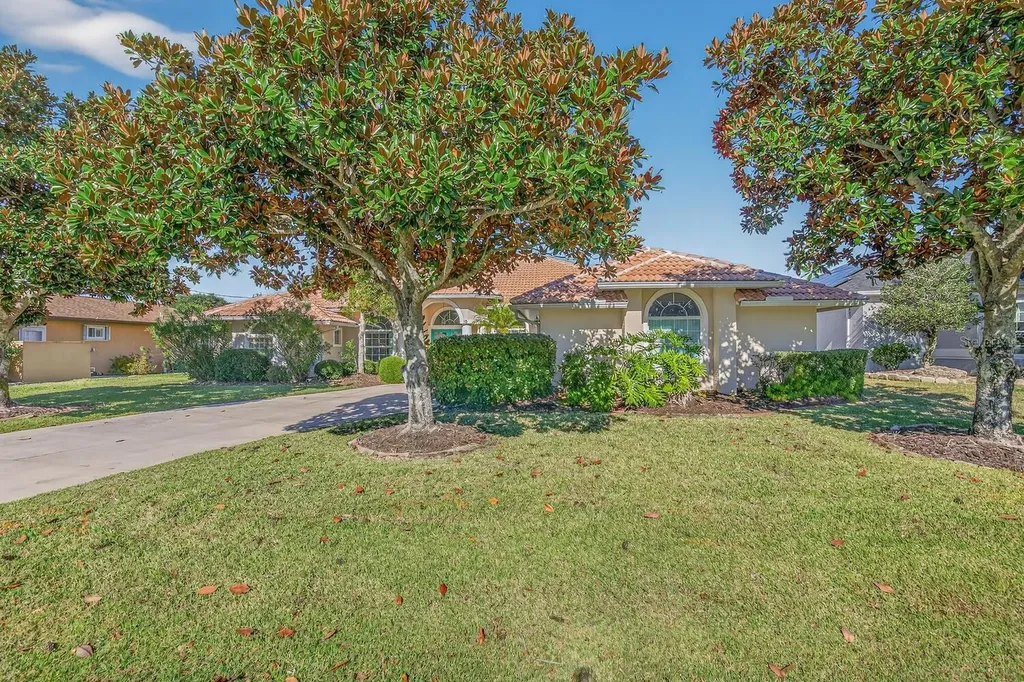10 Collinson Court Palm Coast FL 32137