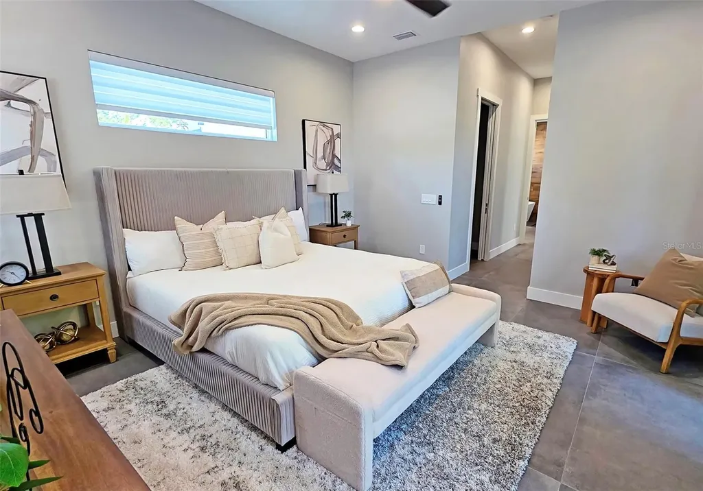 2475 Bay Street Sarasota FL 34237