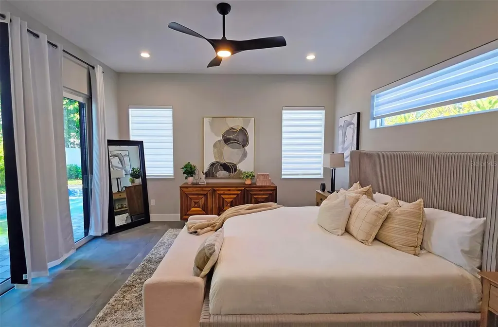 2475 Bay Street Sarasota FL 34237