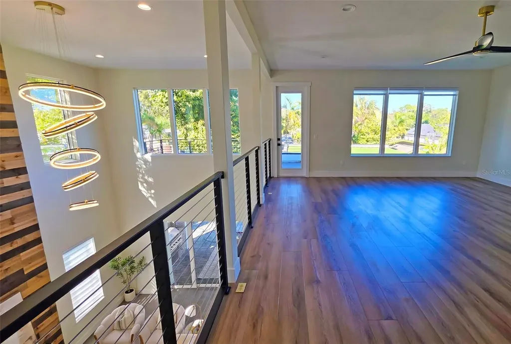 2475 Bay Street Sarasota FL 34237
