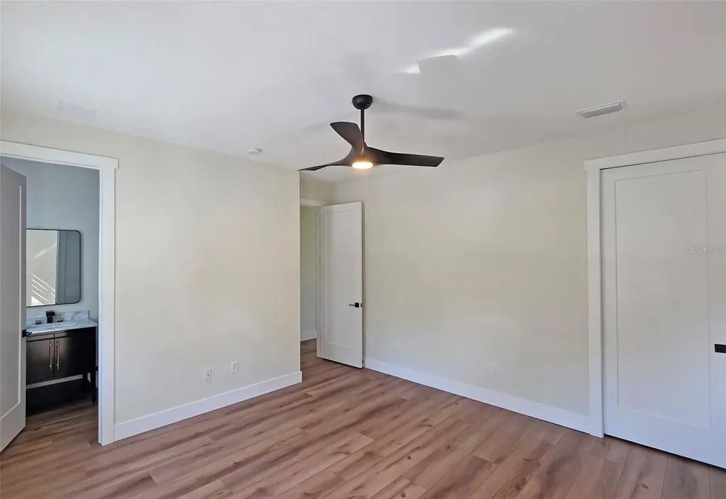 2475 Bay Street Sarasota FL 34237