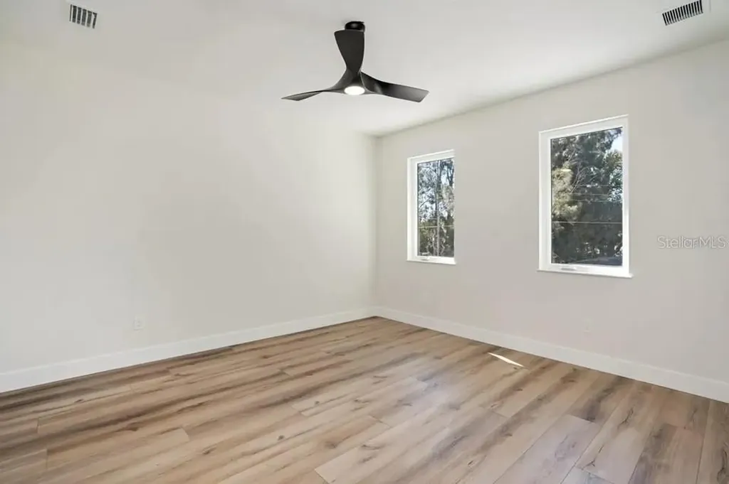 2475 Bay Street Sarasota FL 34237