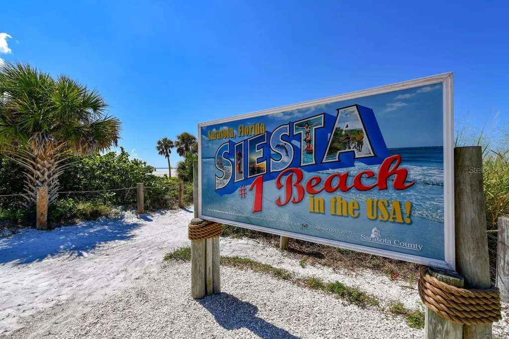 2475 Bay Street Sarasota FL 34237