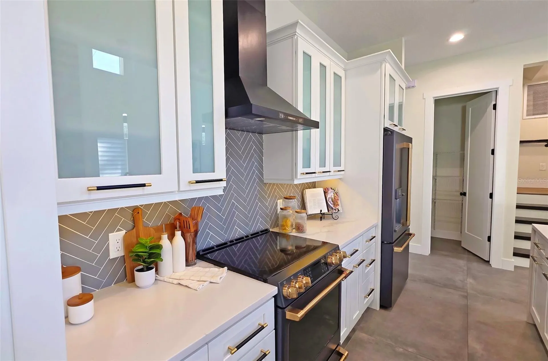 2475 Bay Street Sarasota FL 34237