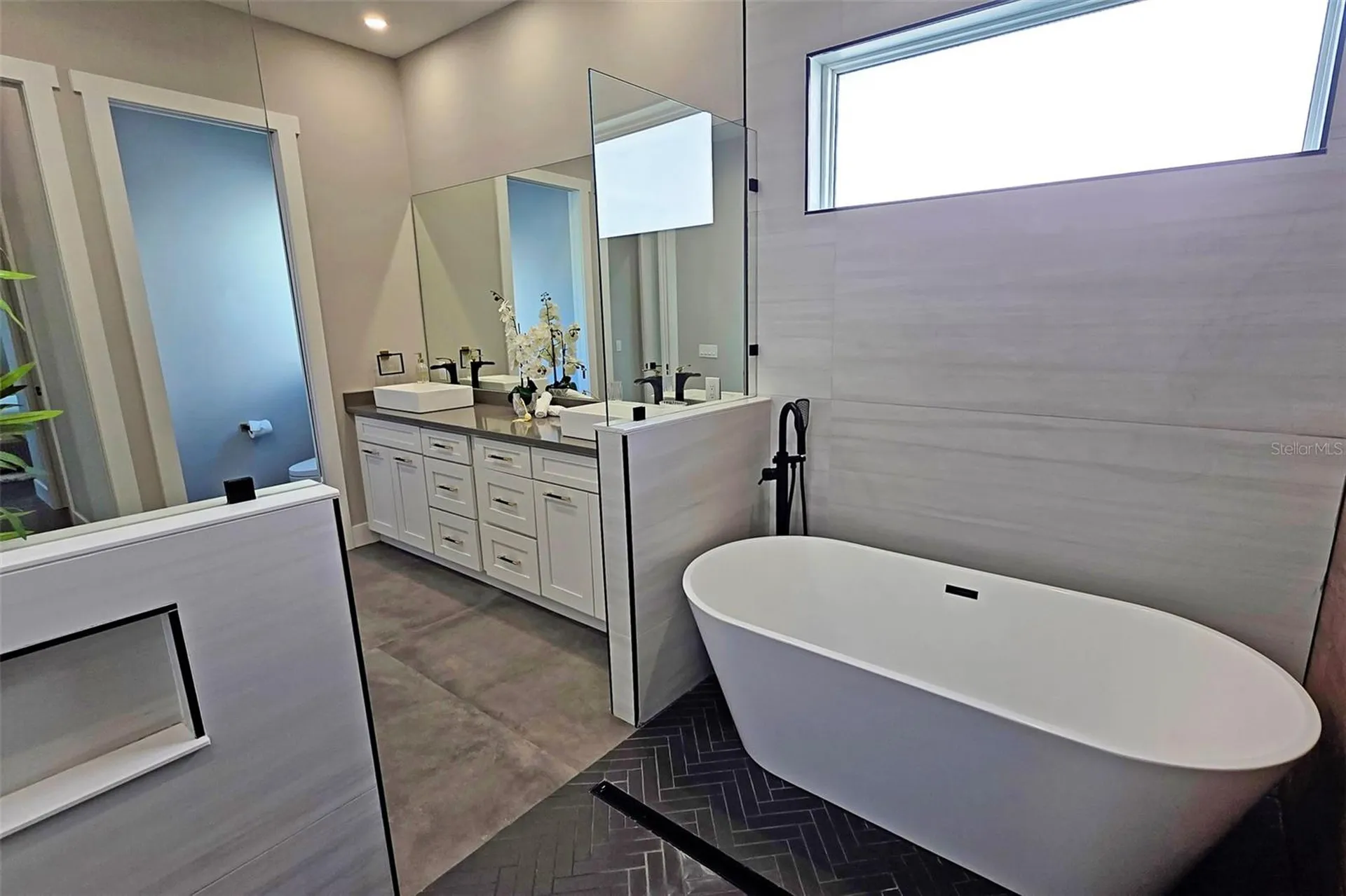 2475 Bay Street Sarasota FL 34237