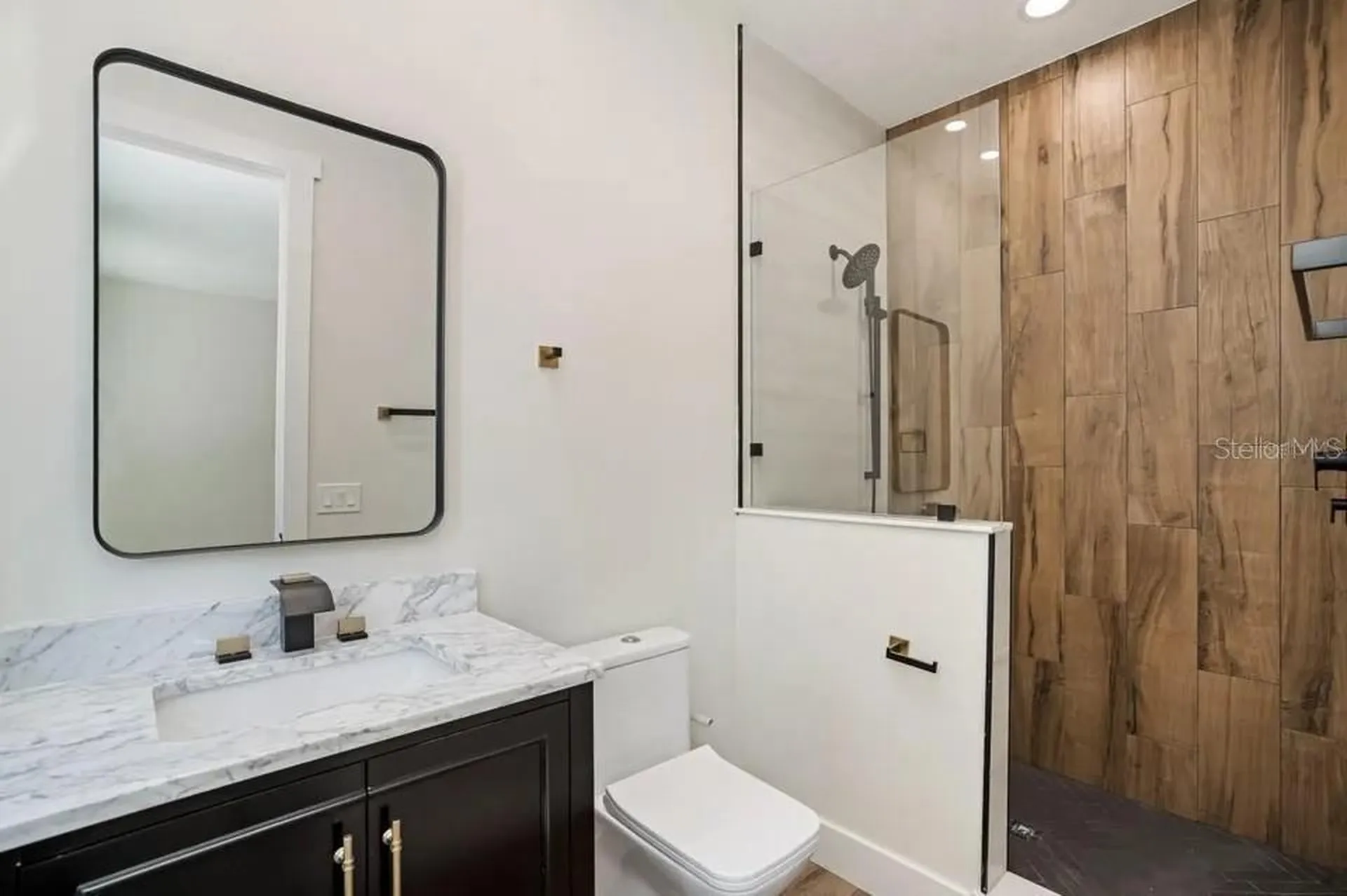 2475 Bay Street Sarasota FL 34237