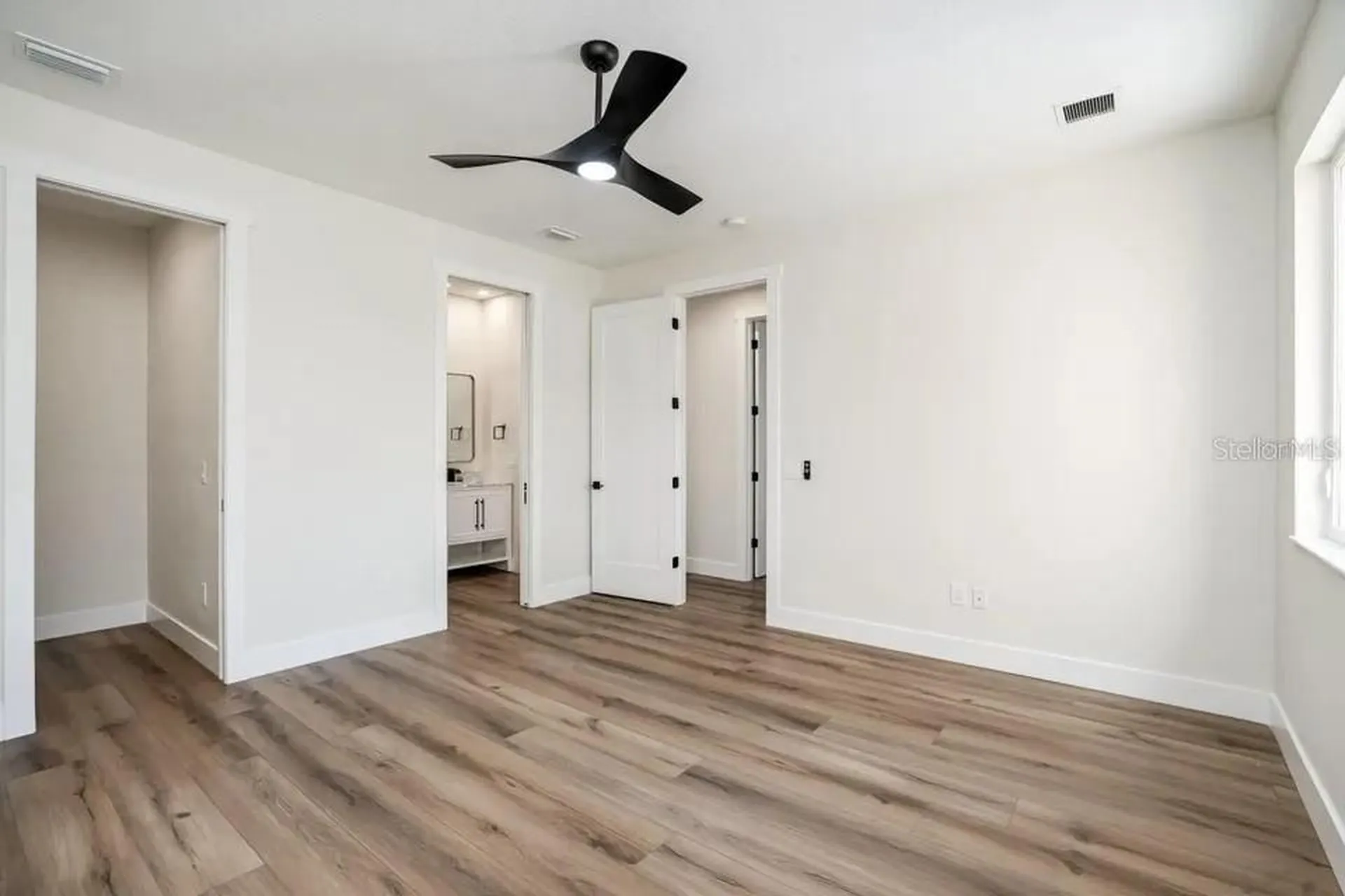 2475 Bay Street Sarasota FL 34237