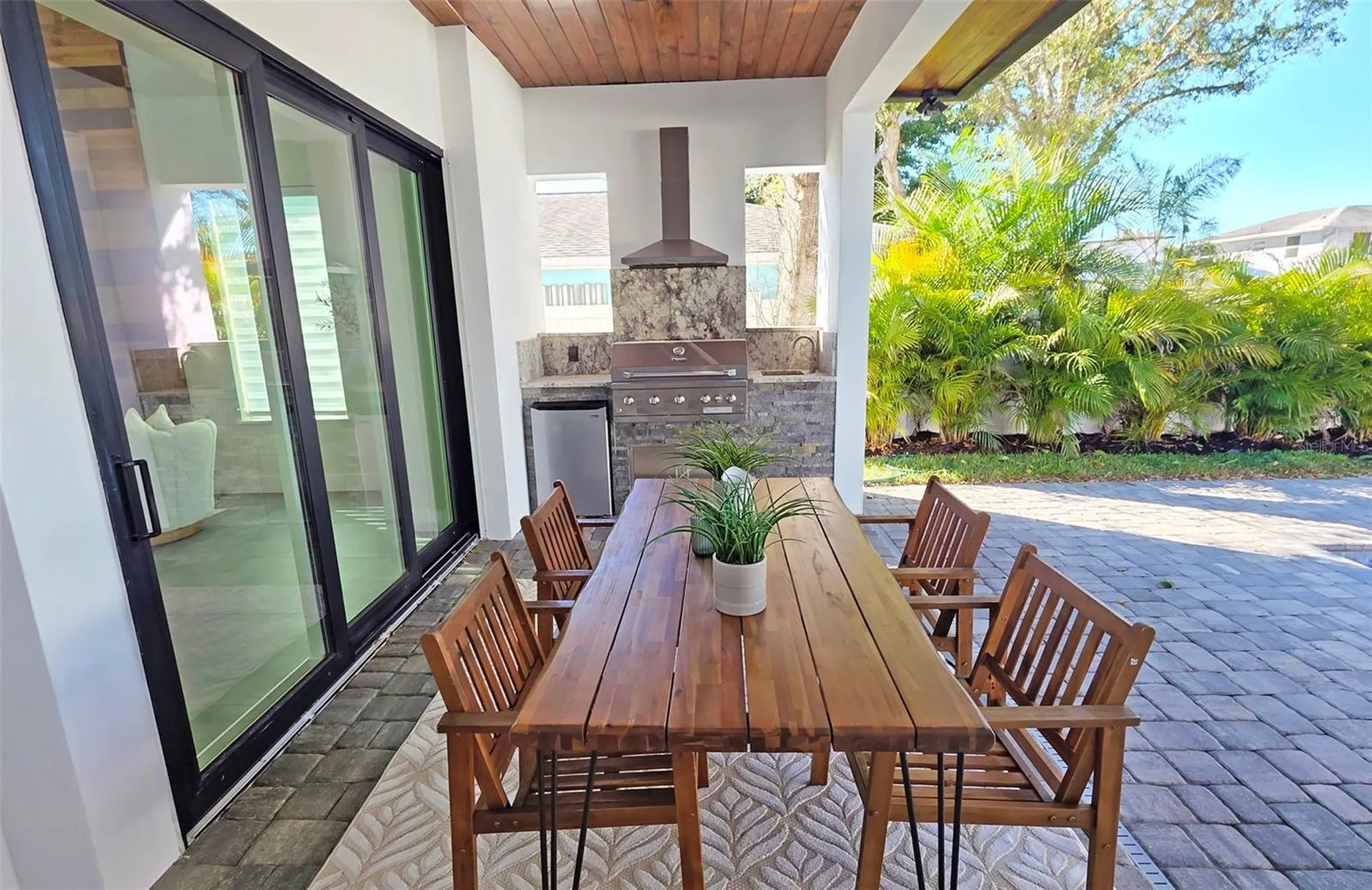 2475 Bay Street Sarasota FL 34237