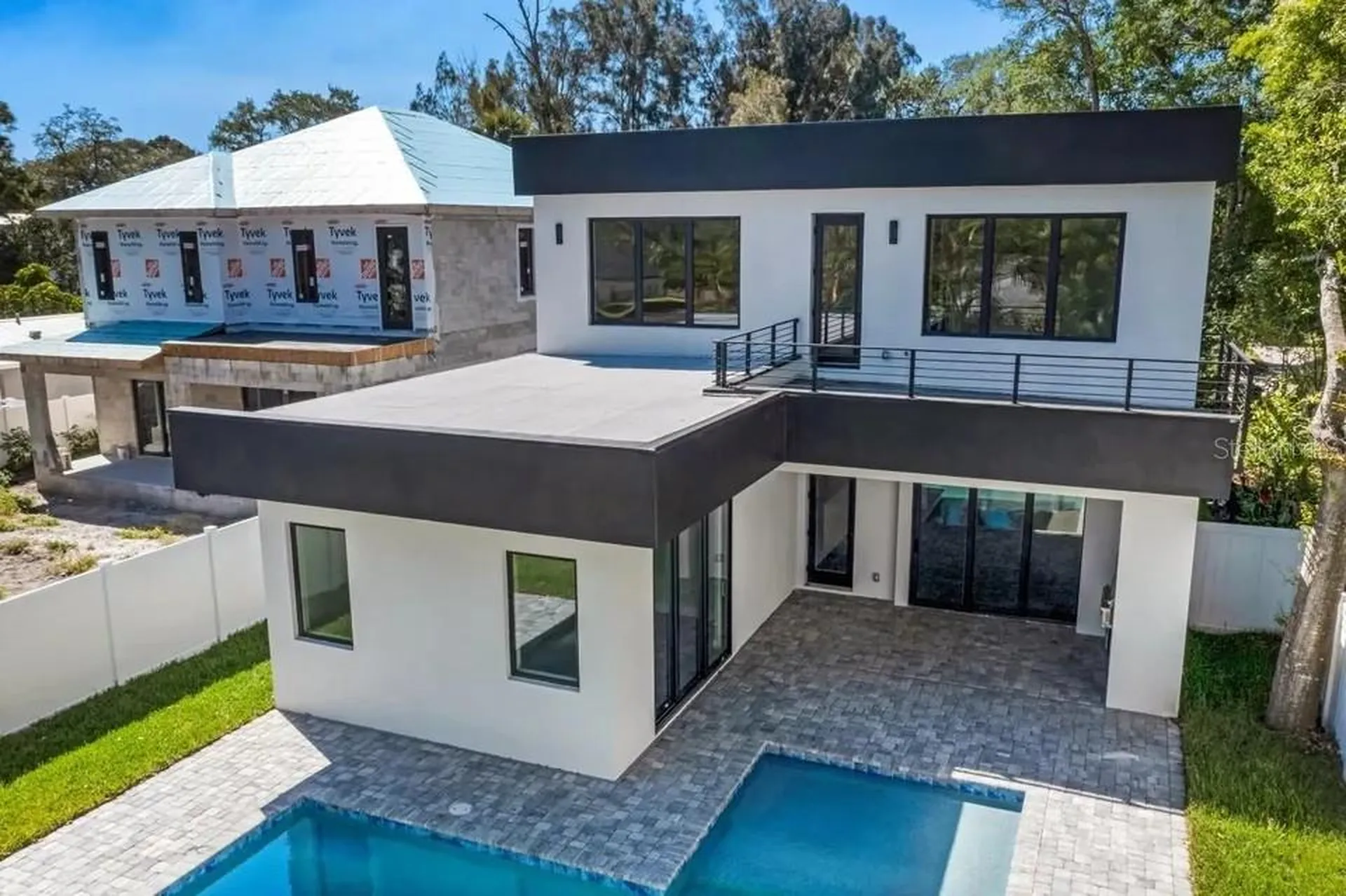 2475 Bay Street Sarasota FL 34237