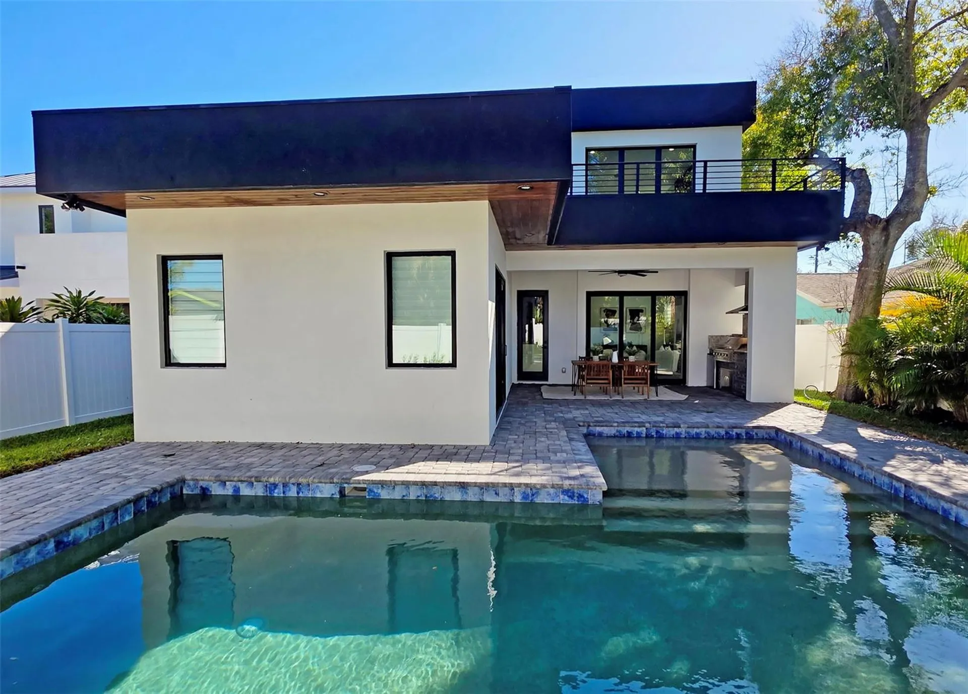 2475 Bay Street Sarasota FL 34237