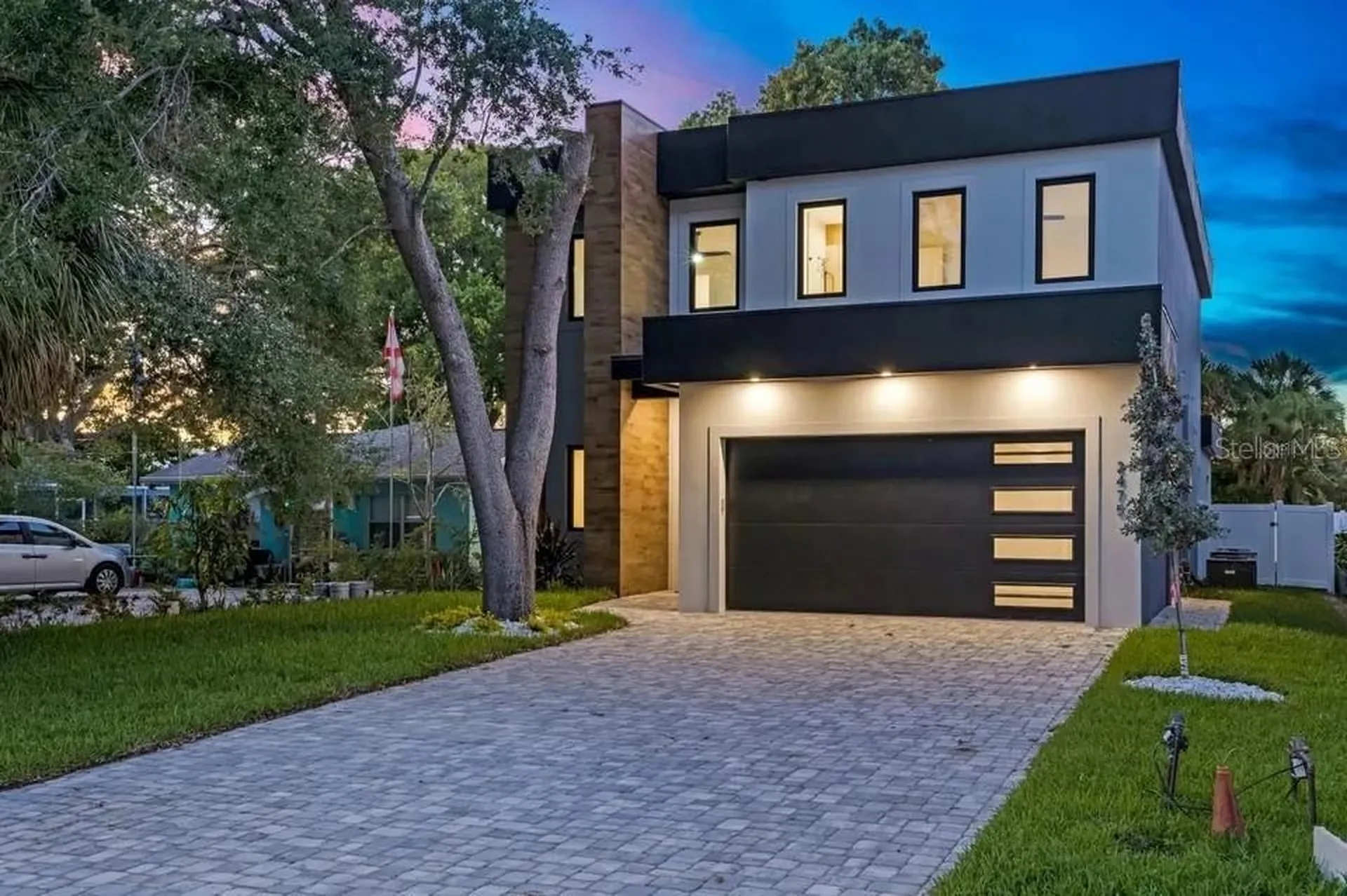 2475 Bay Street Sarasota FL 34237