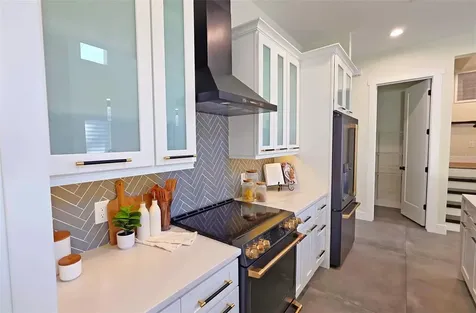 2475 Bay Street Sarasota FL 34237