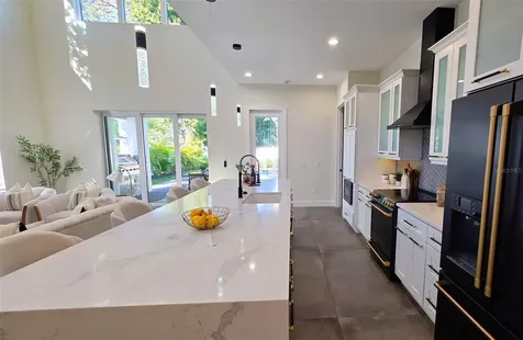 2475 Bay Street Sarasota FL 34237