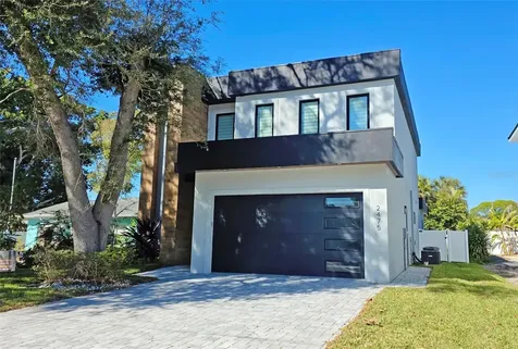 2475 Bay Street Sarasota FL 34237