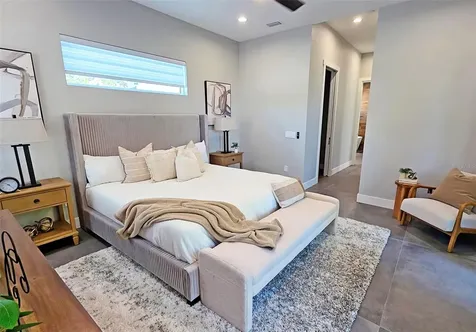2475 Bay Street Sarasota FL 34237