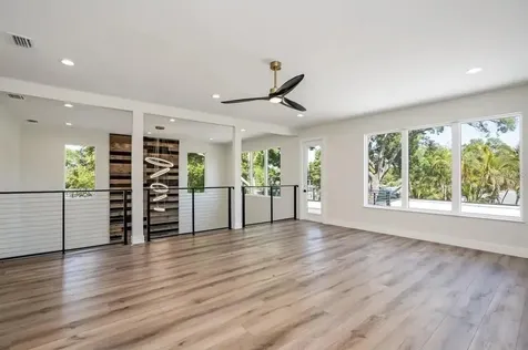 2475 Bay Street Sarasota FL 34237
