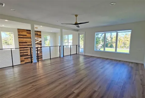 2475 Bay Street Sarasota FL 34237