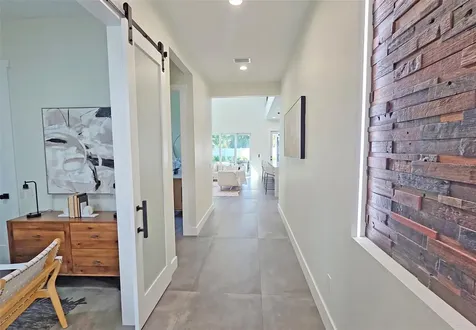 2475 Bay Street Sarasota FL 34237