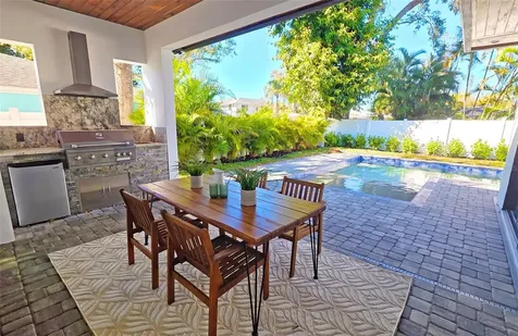 2475 Bay Street Sarasota FL 34237