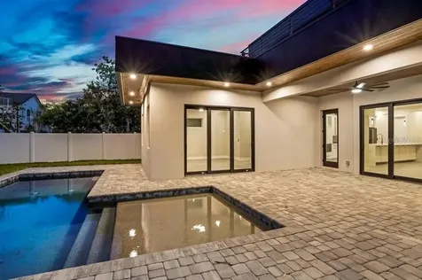 2475 Bay Street Sarasota FL 34237