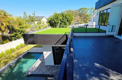 2475 Bay Street Sarasota FL 34237