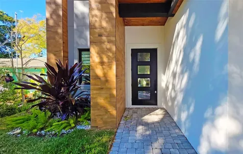 2475 Bay Street Sarasota FL 34237