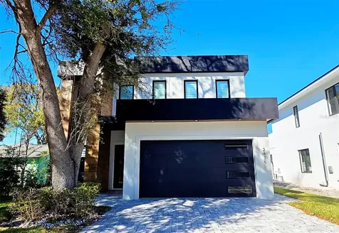 2475 Bay Street Sarasota FL 34237