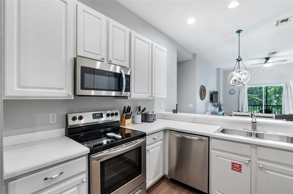 608 Lucaya Loop Davenport FL 33897