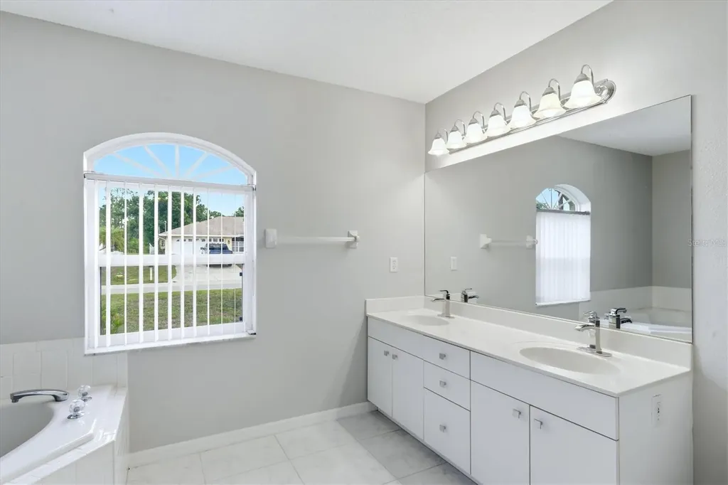 2657 Tusket Avenue North Port FL 34286
