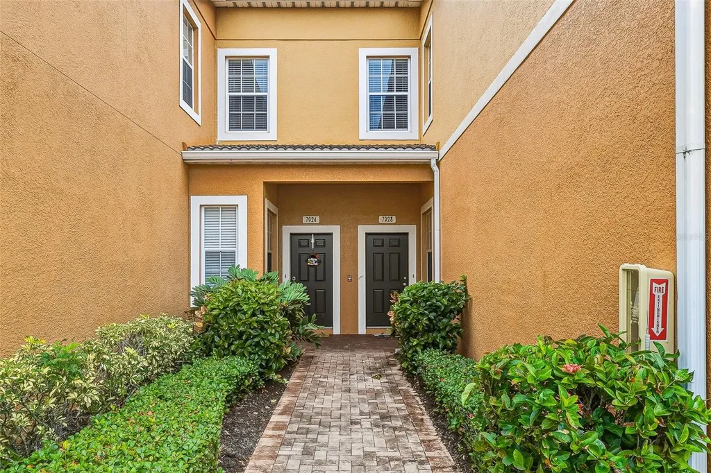 7928 Limestone Lane Sarasota FL 34233