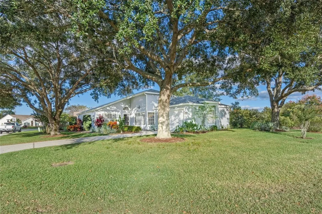 25300 Hibiscus Street Leesburg FL 34748