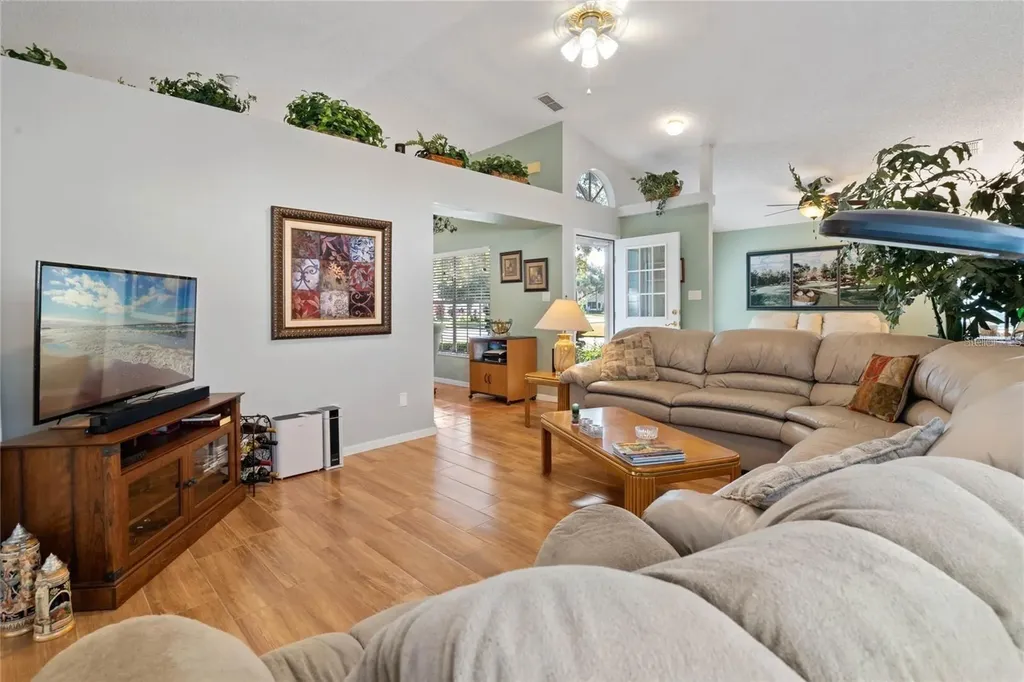 25300 Hibiscus Street Leesburg FL 34748