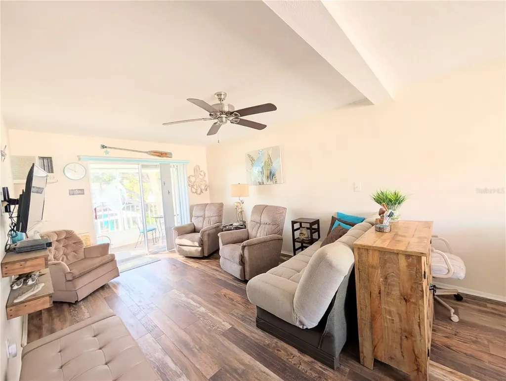 2328 Canal Drive Bradenton FL 34207