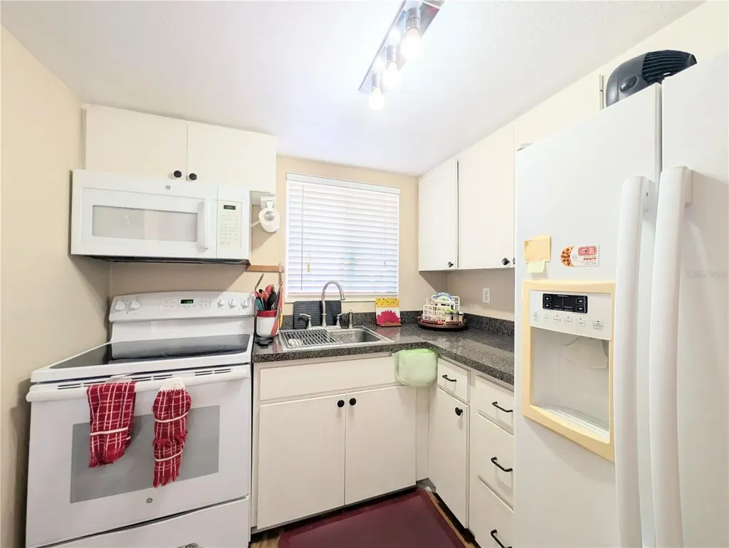2328 Canal Drive Bradenton FL 34207
