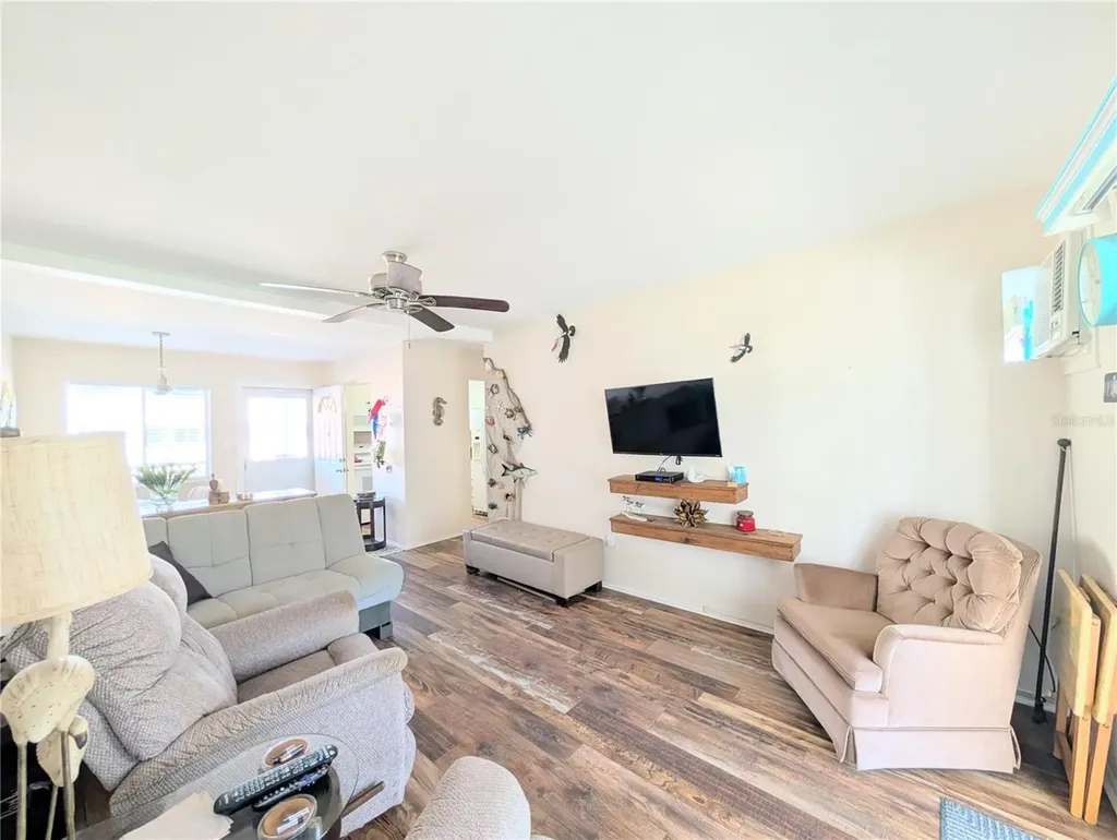 2328 Canal Drive Bradenton FL 34207