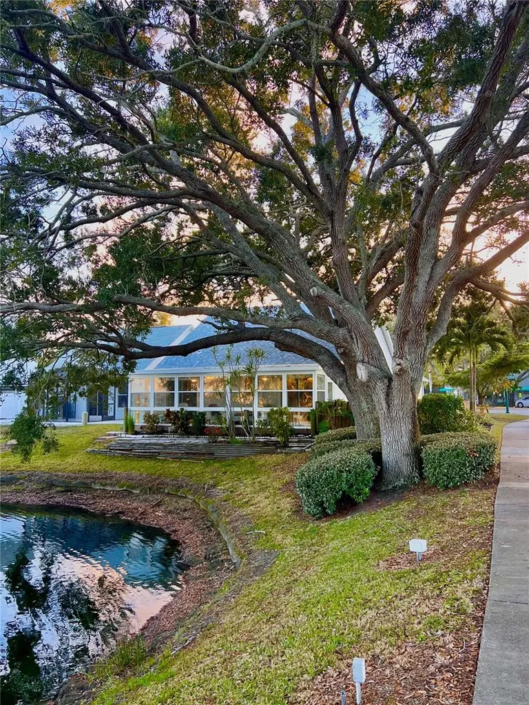7801 Ontario Street Circle Sarasota FL 34243