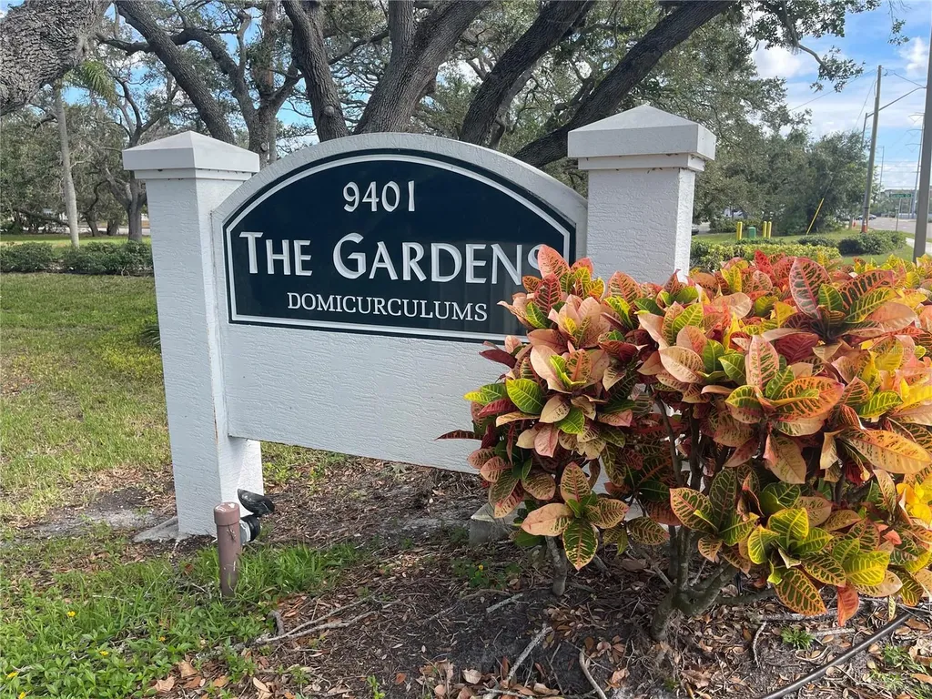 124 Dogwood Circle Seminole FL 33777