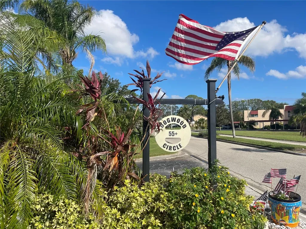 124 Dogwood Circle Seminole FL 33777