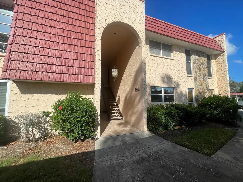 124 Dogwood Circle Seminole FL 33777