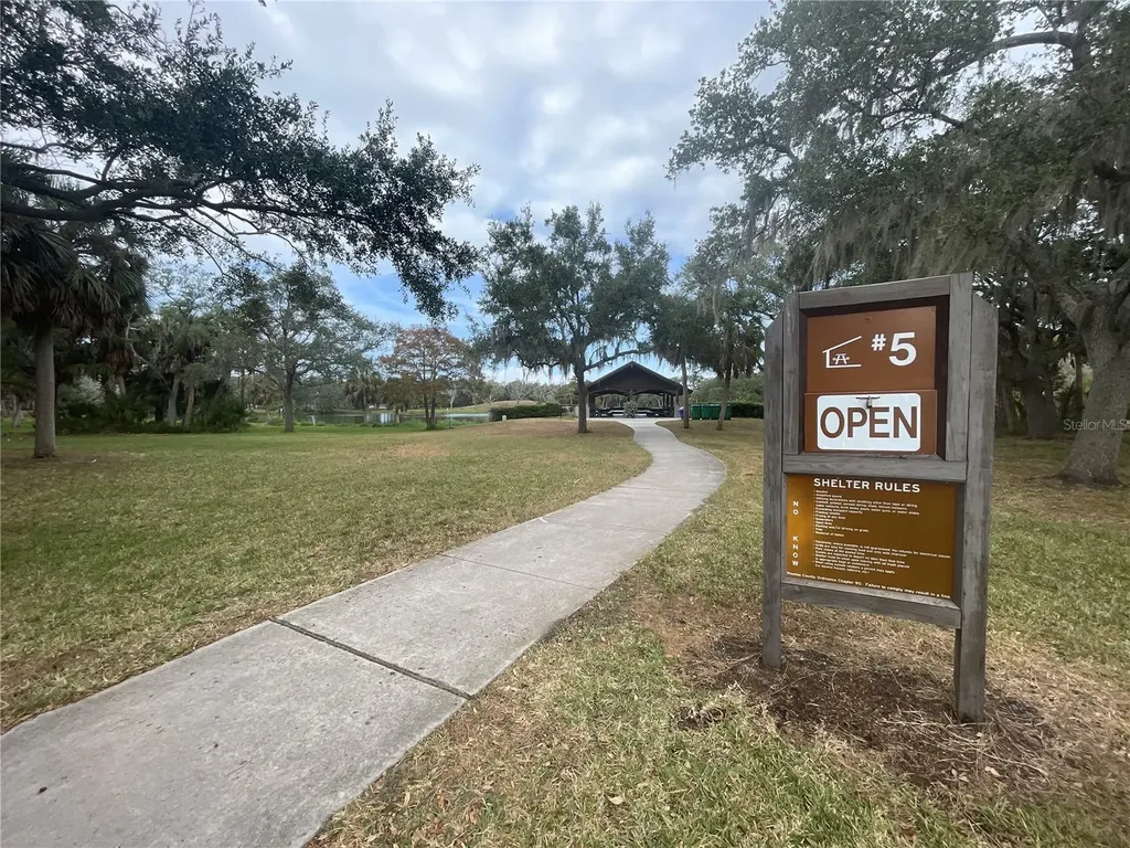 124 Dogwood Circle Seminole FL 33777