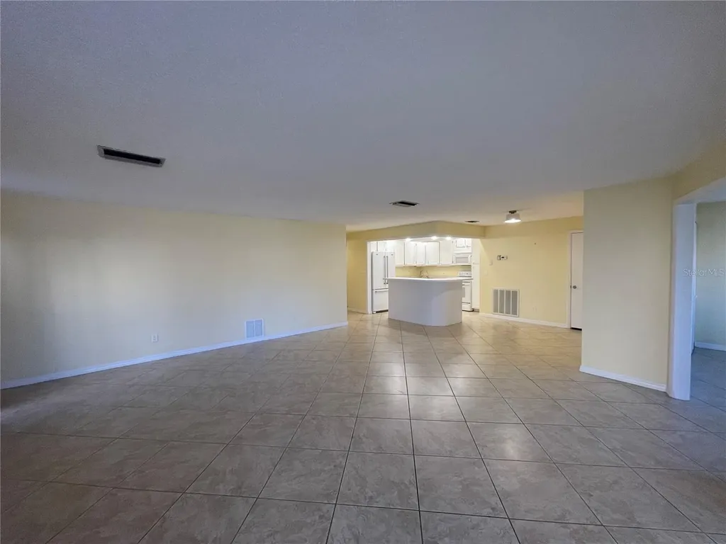 124 Dogwood Circle Seminole FL 33777