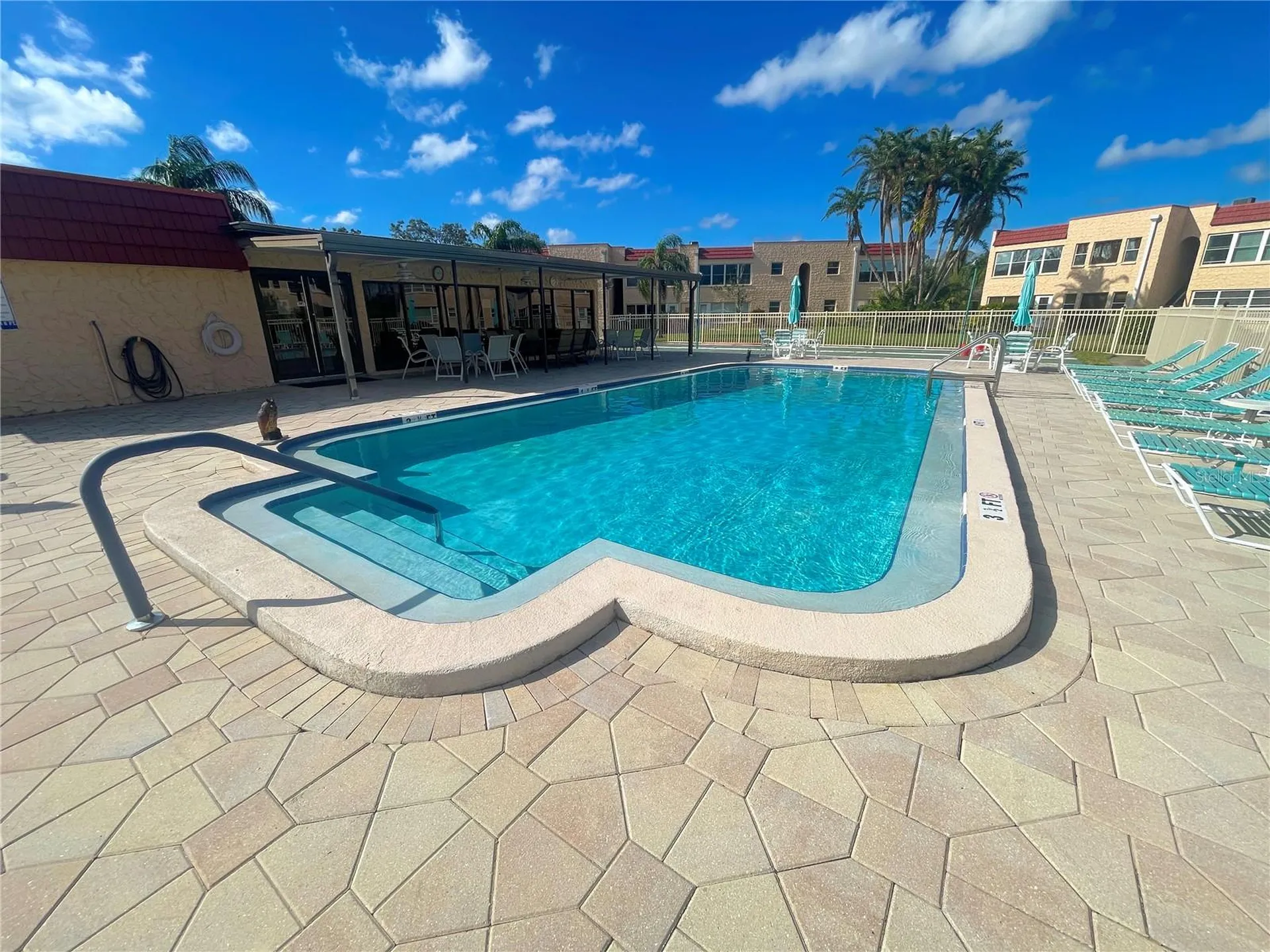 124 Dogwood Circle Seminole FL 33777