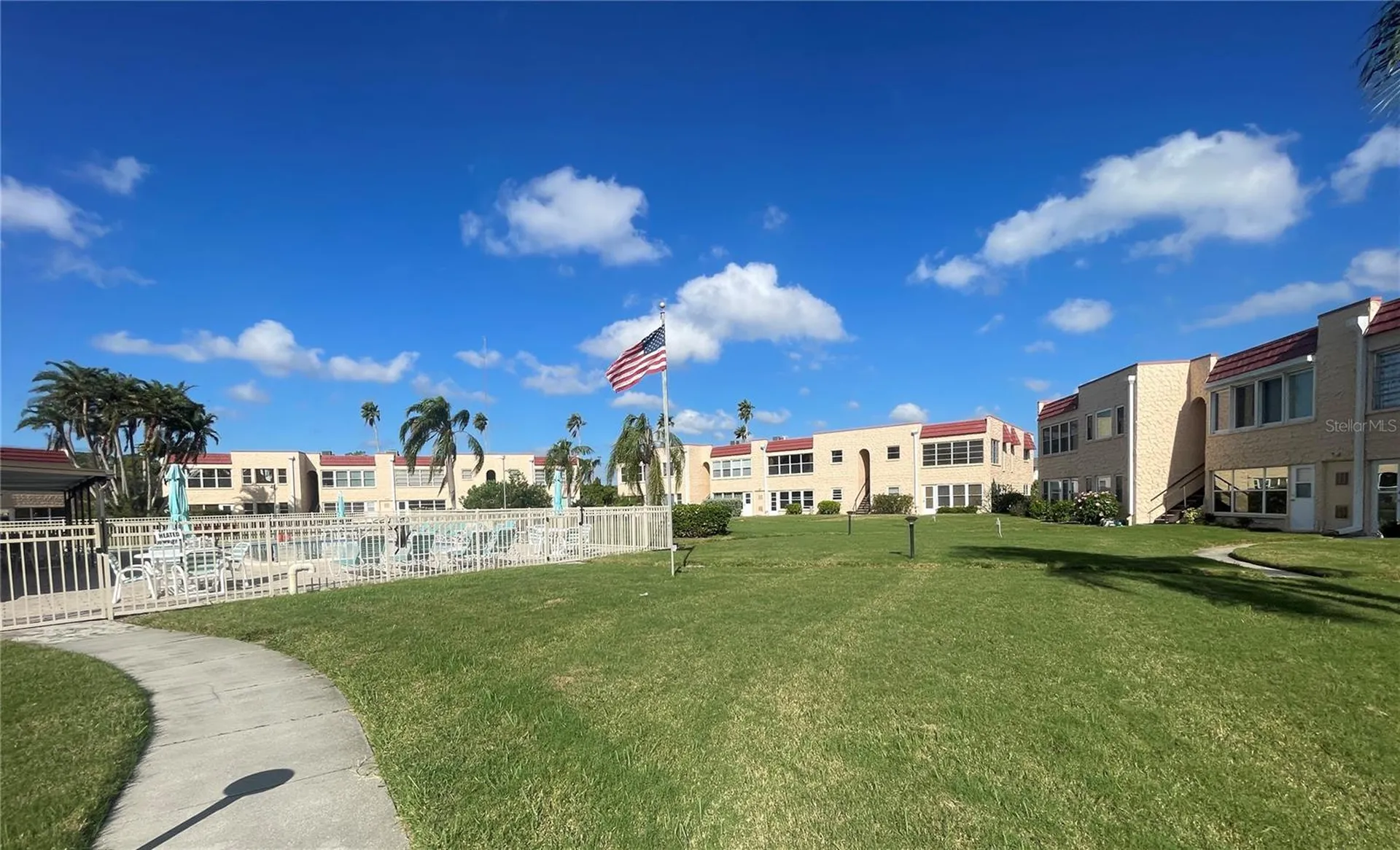 124 Dogwood Circle Seminole FL 33777